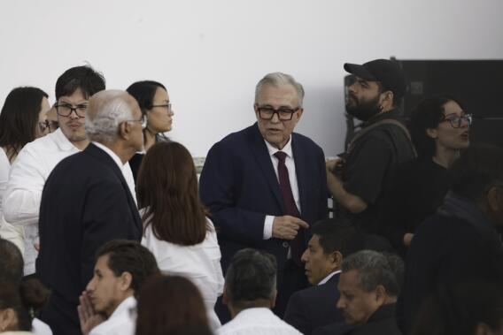 Sheinbaum desafía la solicitud de extradición de funcionarios mexicanos por narcotráfico planteada por Estados Unidos.