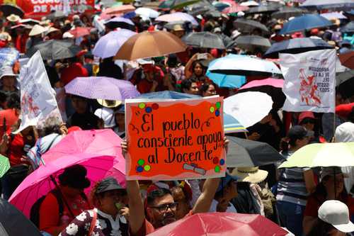 “Son migajas”; la CNTE critica aumento salarial y ratifica amenaza de paro
