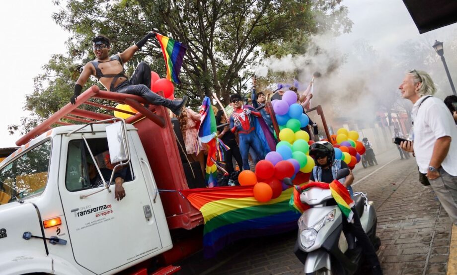 Bodas colectivas en Marcha LGBTIQ+