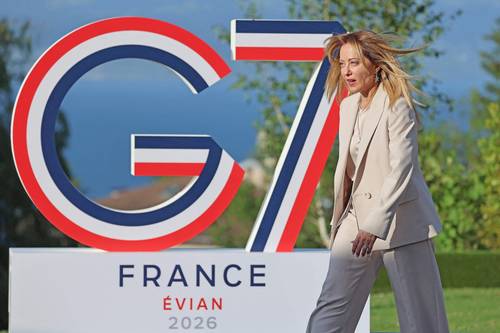 Desmiente la premier italiana que suplicó a Trump tomarse una foto