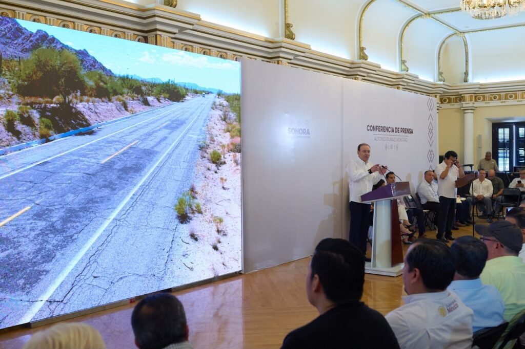 Gobierno impulsa renovación de carreteras en todas las regiones del estado