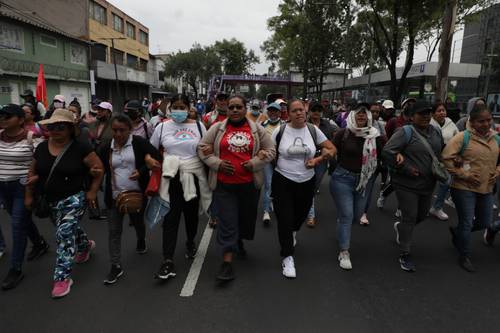 Impiden con bloques de concreto y tráiler el paso de la CNTE en Tlalpan