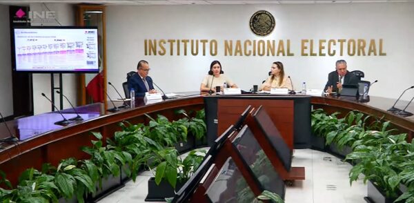 INE estrena nueva credencial segura