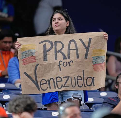 Minuto de silencio por Venezuela