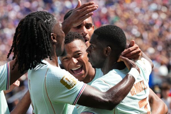 Ousmane Dembélé estampa en el 1er tiempo y Francia vapulea 4-1 a Noruega para ganar su grupo