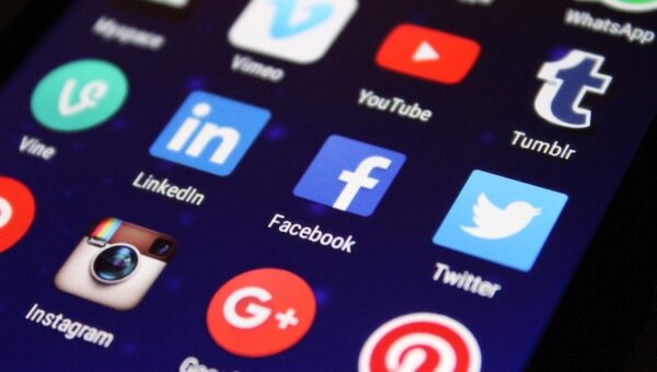 Reino Unido prohibirá el acceso a redes sociales a menores de 16 años