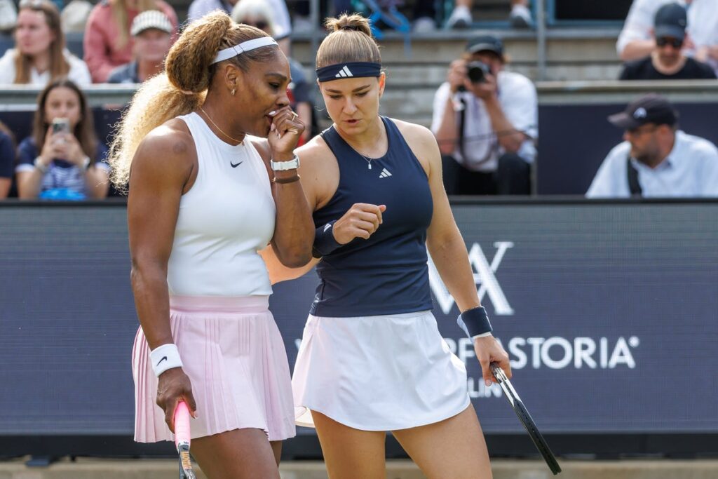 Serena Williams pierde en su presentación de dobles con Muchova en Berlín