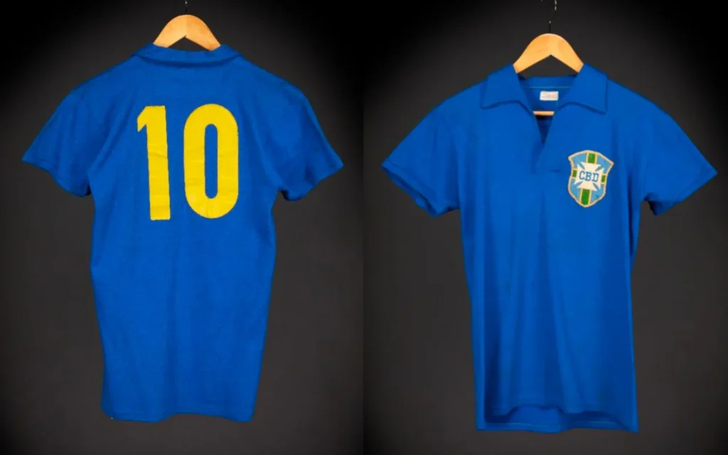 Subastarán emblemática playera de Pelé