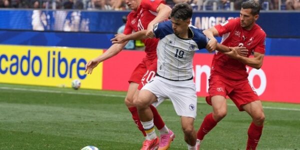 Suiza golea a Bosnia en Los Ángeles