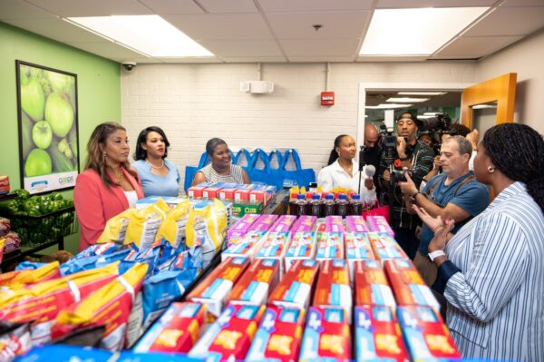 US library hands out potatoes and rice as SNAP cuts leave families hungry