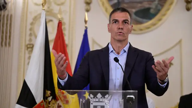 Pedro Sánchez denuncia