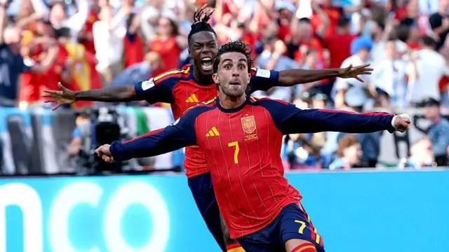 España borra del campo a la Argentina de Messi y consigue su segundo Mundial con un gran juego de equipo - Ilustración 2