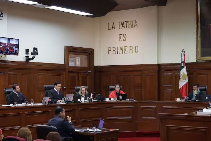 Corte reabre caso Ayotzinapa y revisará orden de crear una Comisión de la Verdad