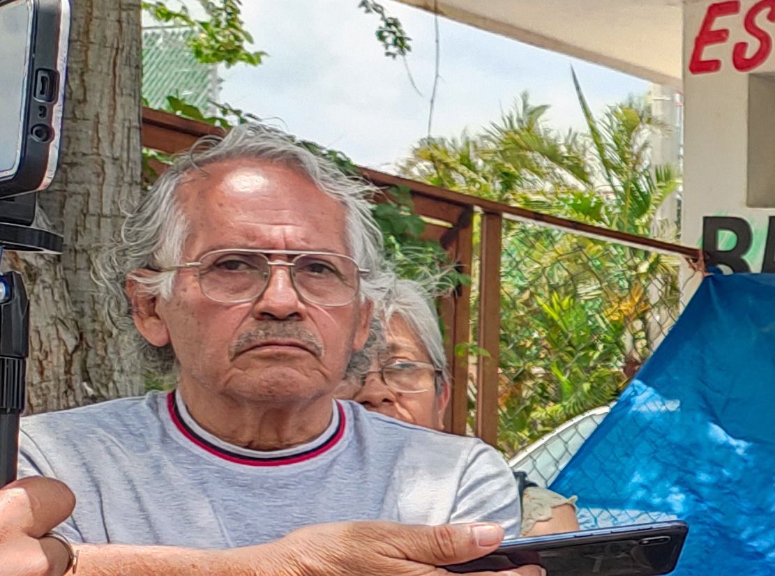 ¿Dónde está Alex Serna?