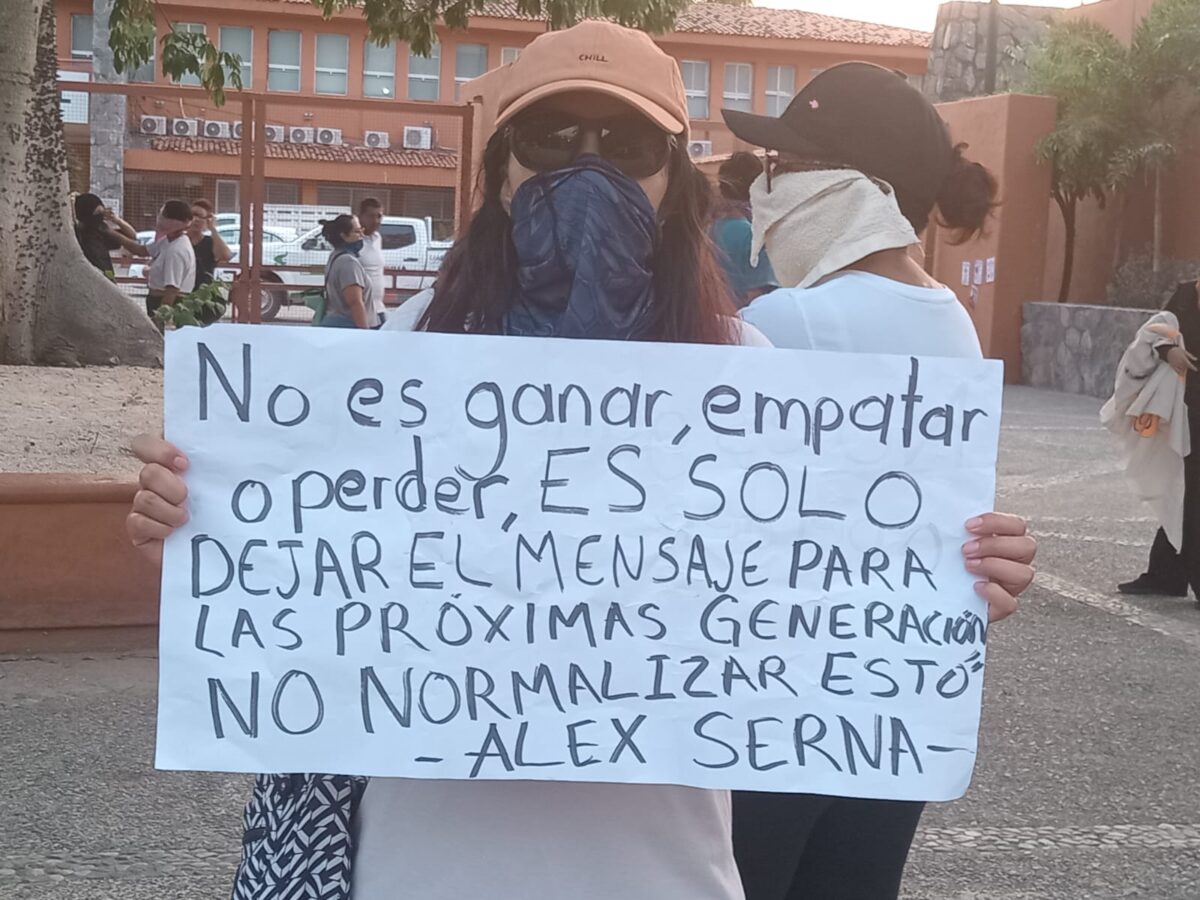 ¿Dónde está Alex Serna?