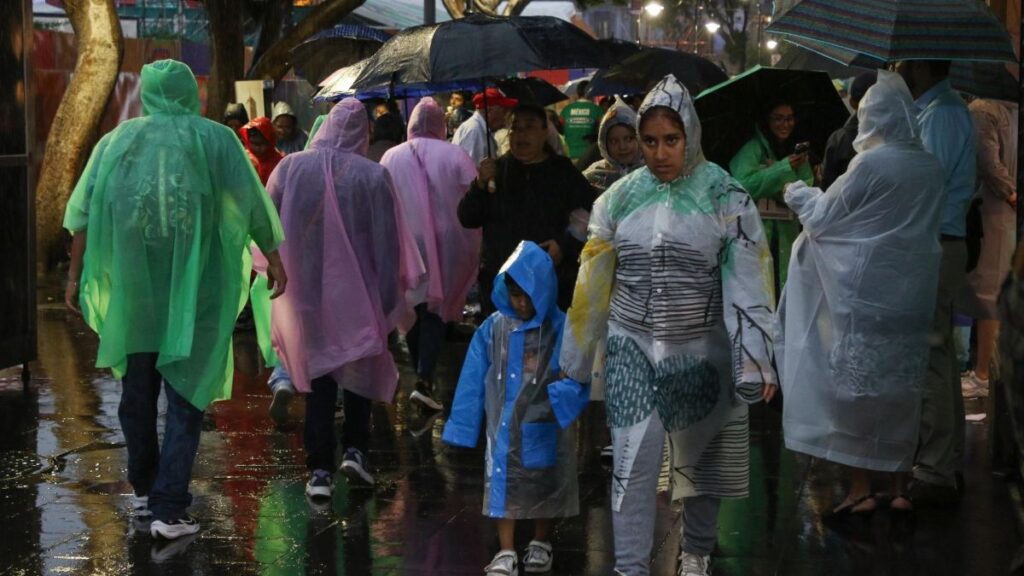 Activan alerta amarilla y naranja por lluvias en CDMX