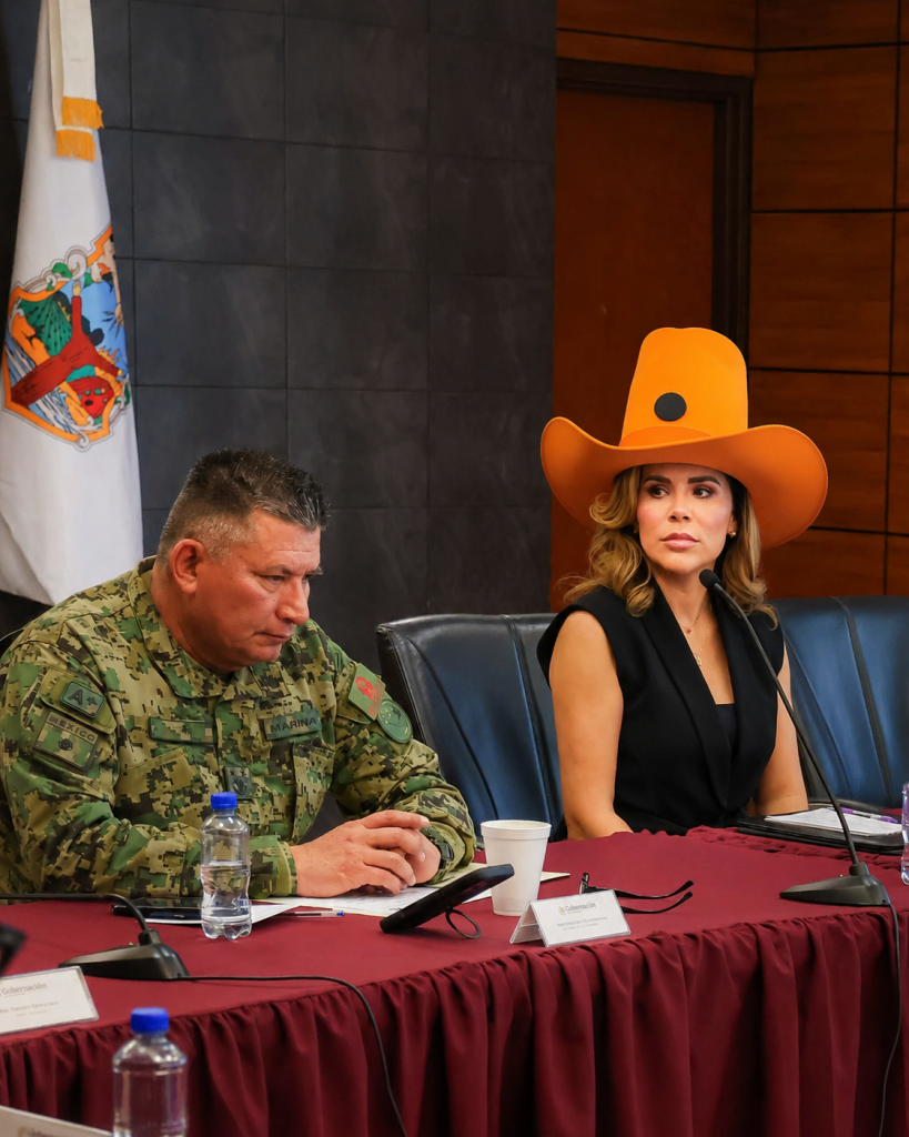 Gobernadora de Baja California llega a reunión con extraño sombrero - Ilustración 1