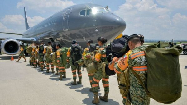 Despega quinto vuelo mexicano con ayuda a Venezuela