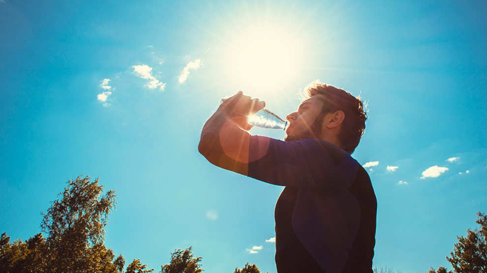 Evitar el sol de 10 de la mañana a 4 de la tarde reduce el riesgo de golpe de calor