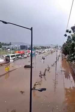 Inundaciones y cierres viales por lluvias en la zona conurbada de Guadalajara