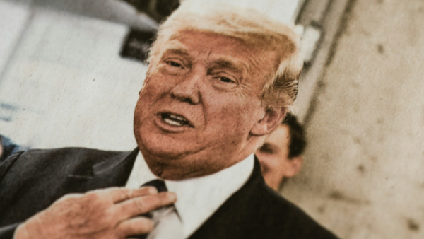 Trump admite llamada a FIFA por roja a Balogun