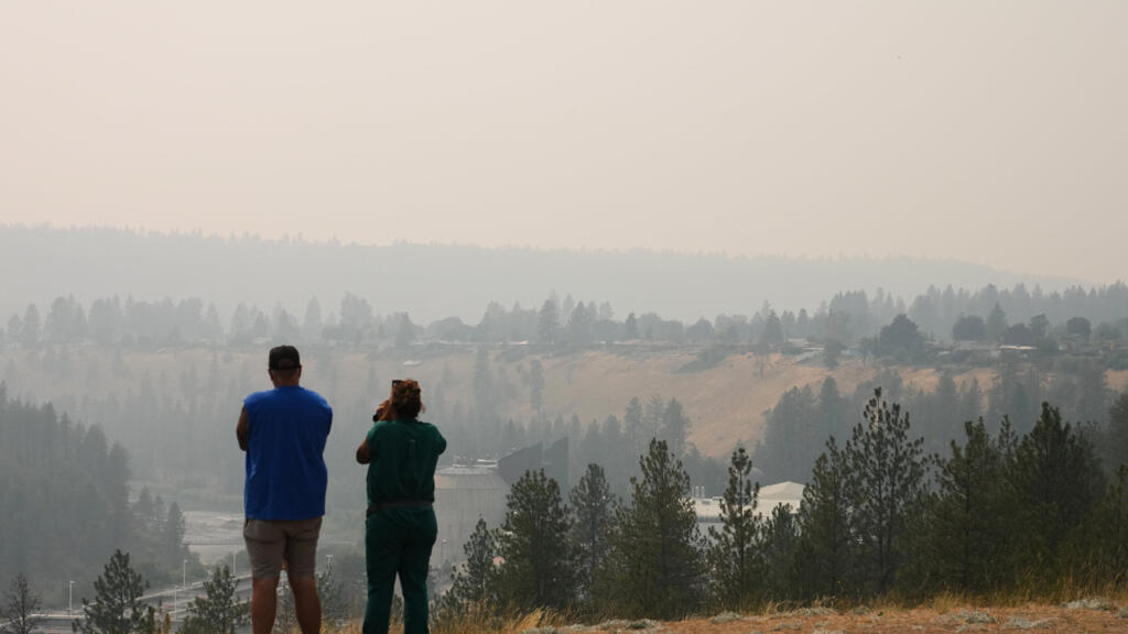 Noticias de América - Incendios en Spokane: Los latinos evitan los refugios por miedo a ICE - Ilustración 2