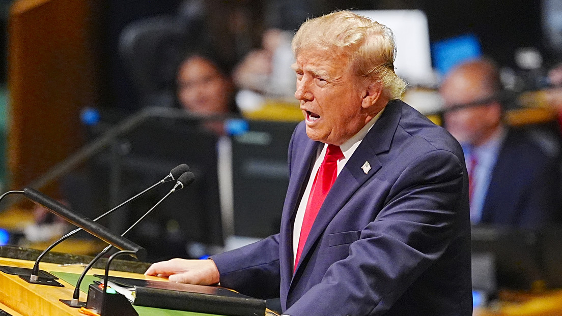 Un juez de EE.UU. bloquea el veto de Trump a CNN, MS NOW y Politico - Ilustración 1