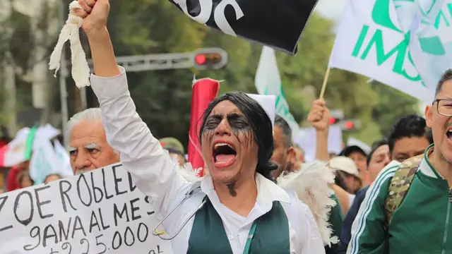 ¿Por qué hay tantas protestas en México y no afectan a la popularidad de la presidenta Claudia Sheinbaum? - Ilustración 1