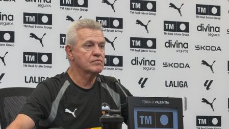 Javier Aguirre responde rumores sobre posible fichaje de Erik Lira al Valencia - Ilustración 1