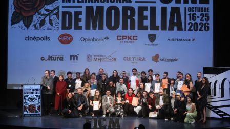 'Seis meses en el edificio rosa con azul' gana en el FICM Mejor Película y Premio del Público - Ilustración 2
