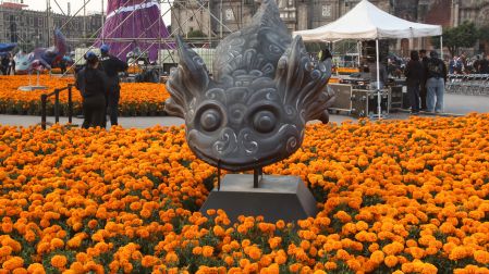 Abarrotan Zócalo capitalino para visitar ofrenda monumental y Catrina gigante - Ilustración 2