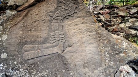 Roban protecciones de 10 petrograbados prehispánicos en Cuahilama, Xochimilco - Ilustración 1