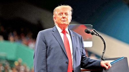 Gobierno de Trump acusa a miles de inmigrantes de fraude electoral, pero sin pruebas - Ilustración 1