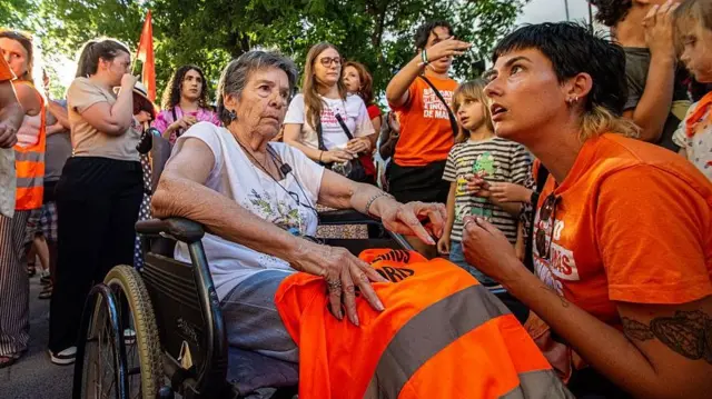 Muere Maricarmen Abascal, la anciana de 87 años cuyo desahucio provocó una ola de protestas en toda España por la crisis de la vivienda - Ilustración 1
