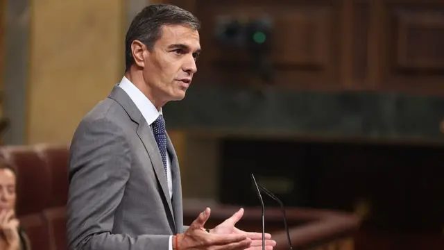 El Parlamento de España vota en contra de dos decretos sobre vivienda del gobierno de Pedro Sánchez tras la crisis por el desahucio de la anciana Maricarmen - Ilustración 1
