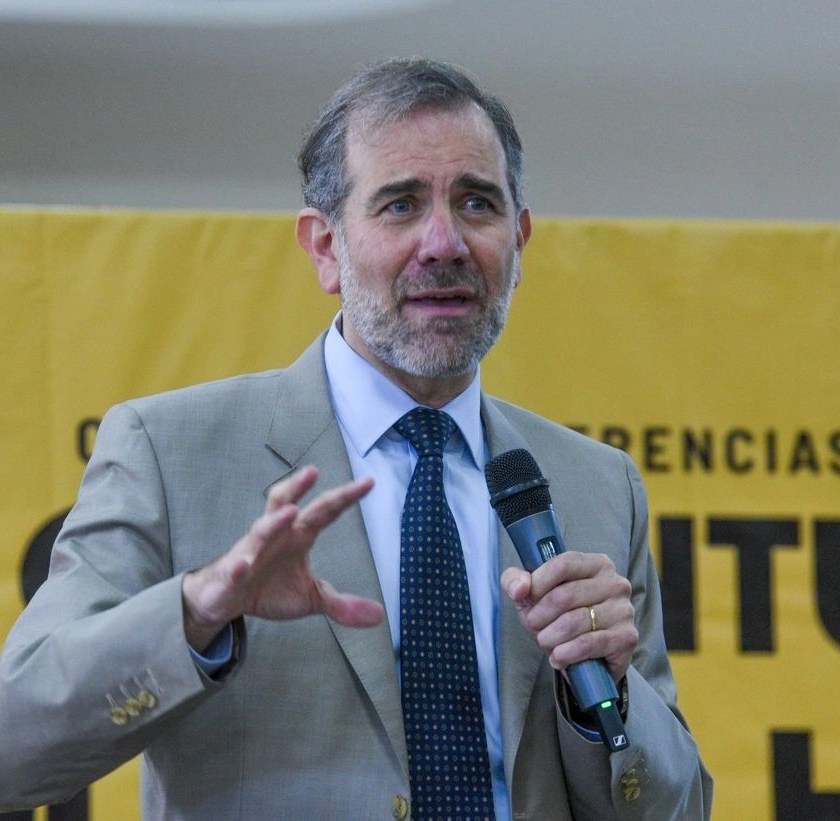 Lorenzo Córdova defiende su gestión en el INE ante señalamientos sobre contratos - Ilustración 2