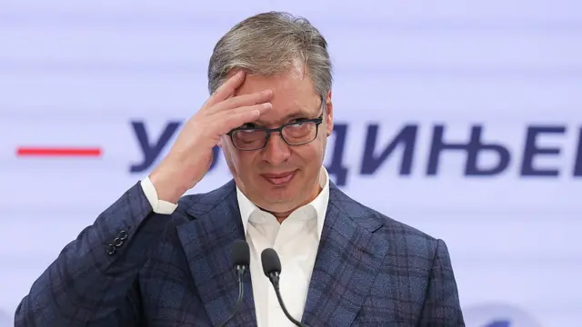 El veterano gobernante de Serbia, Aleksandar Vucic, reconoce la derrota electoral ante un movimiento de protesta liderado por estudiantes - Ilustración 1