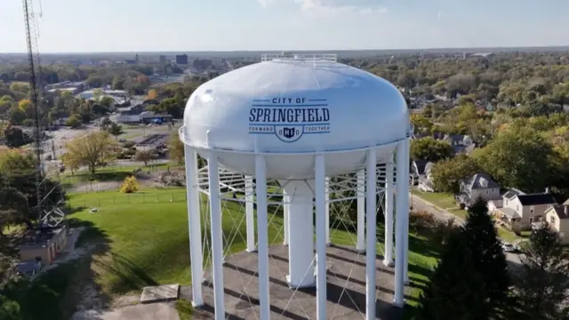 Springfield, el pueblo transformado por migrantes haitianos que se convirtió en  símbolo de la dura política migratoria de Trump - Ilustración 1